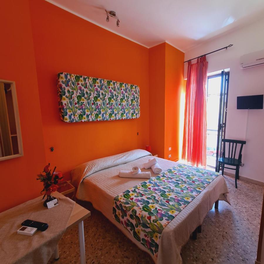 Due Passi Dal Centro Bed & Breakfast Marsala Exterior photo
